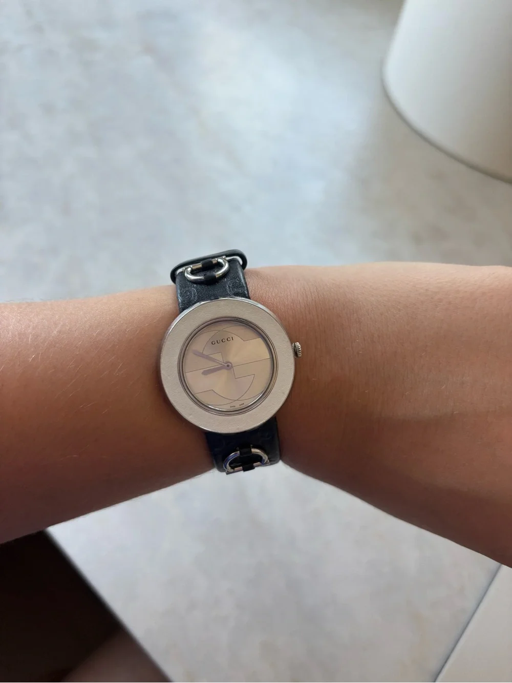 Gucci Black Leather Round Silver-Tone Dial Women's Watch